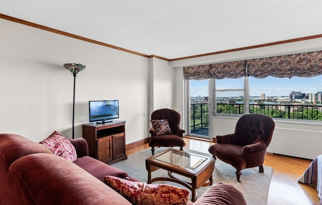 1 bed, 1 bath, 590 sqft, $3,150, Unit 17J