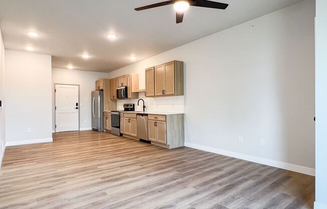 2 beds, 2 baths, 887 sqft, $2,235, Unit SC 1408-218