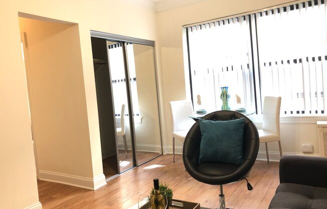 Ravenswood Vista Apartments