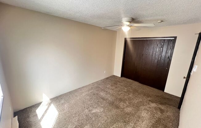 2 beds, 1 bath, 800 sqft, $935, Unit 390-14