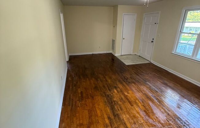 3 Bedrooms, 1 Bathroom - House in West Rome!
