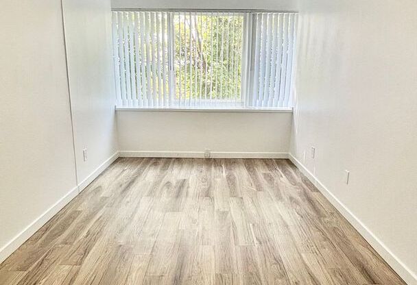 2 beds, 2 baths, 950 sqft, $1,675, Unit 205