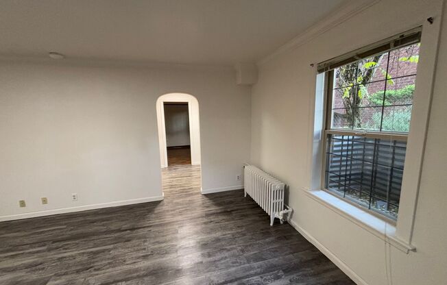 1 bed, 1 bath, 750 sqft, $1,595, Unit C