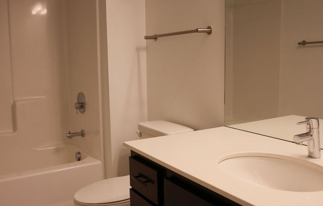 1 bed, 1 bath, 845 sqft, $1,565, Unit 212