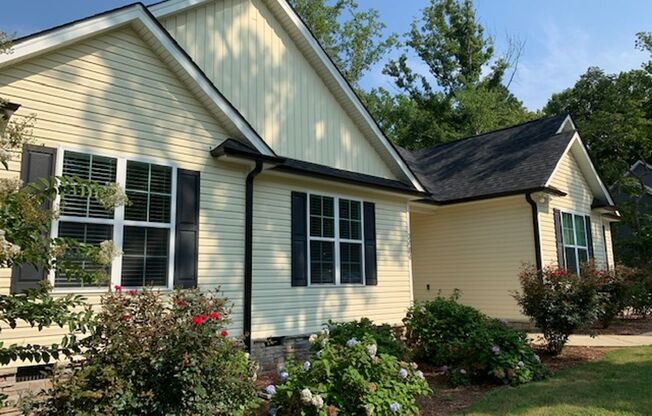 Adorable Ranch Home in a Great Neighborhood!