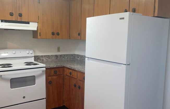 1 bed, 1 bath, 650 sqft, $1,050, Unit 1297