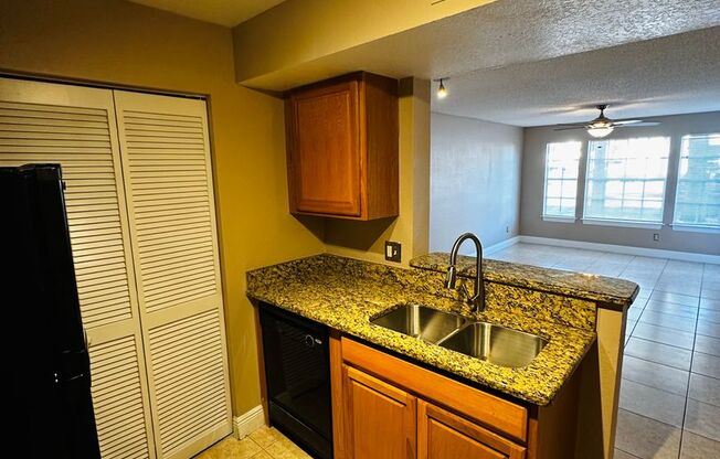 1 bed, 1 bath, $1,400, Unit UNIT 3413