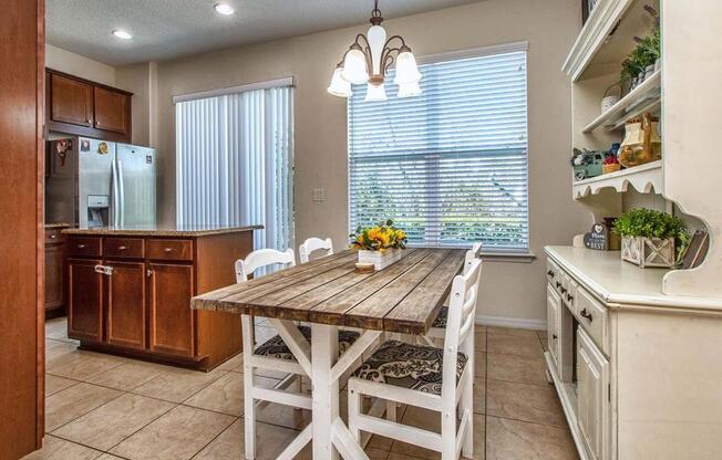 2120 ROOKERY LN
