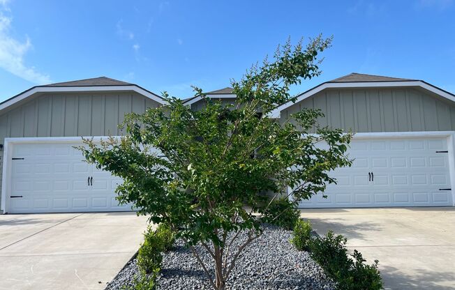 Luxury 3/2 Duplex in Seguin, Texas