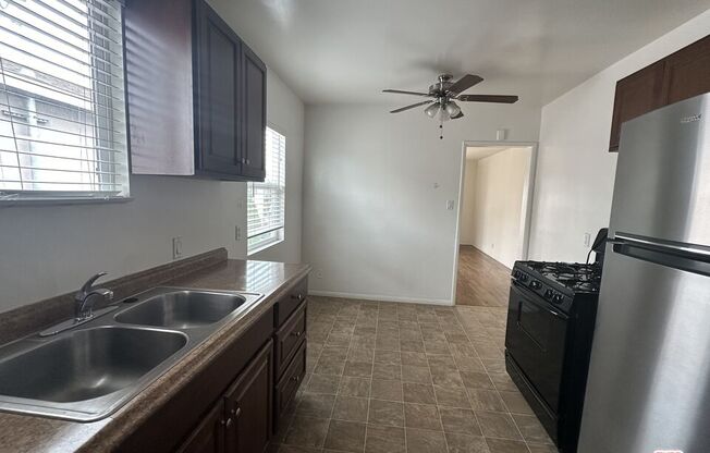 2 beds, 1 bath, 1,000 sqft, $2,850, Unit J