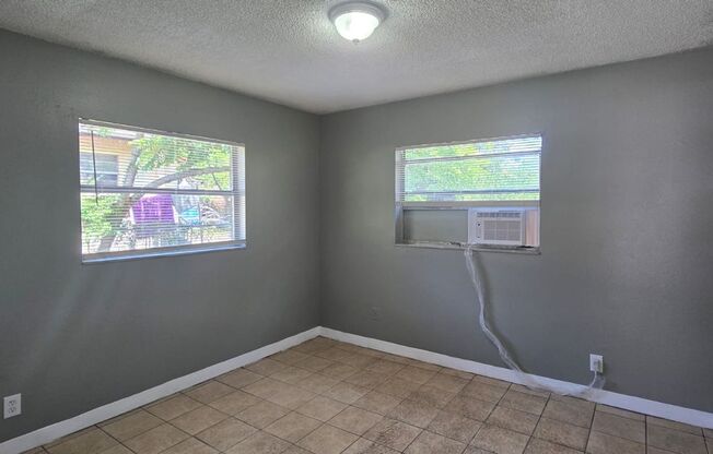9613 N. 11th St. Unit A-B