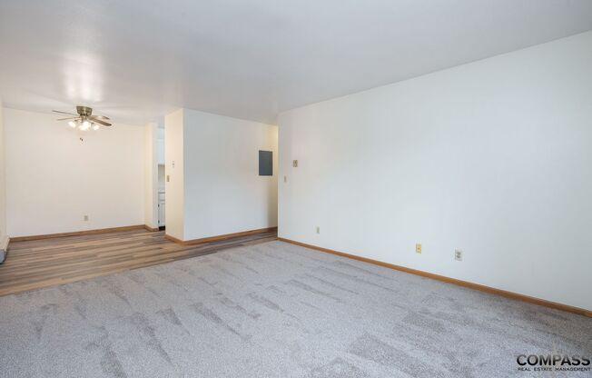 2 beds, 1.5 baths, 884 sqft, $1,275, Unit 102