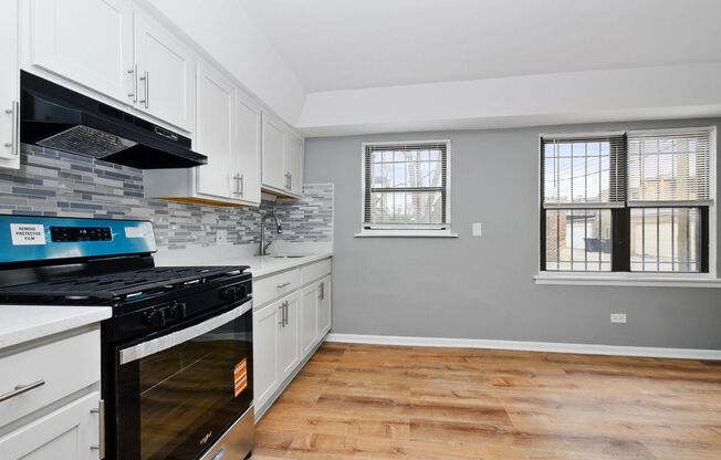 2 beds, 1 bath, 840 sqft, $1,425, Unit 7900-1E