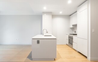 1 bed, 1 bath, 696 sqft, $5,375, Unit 707