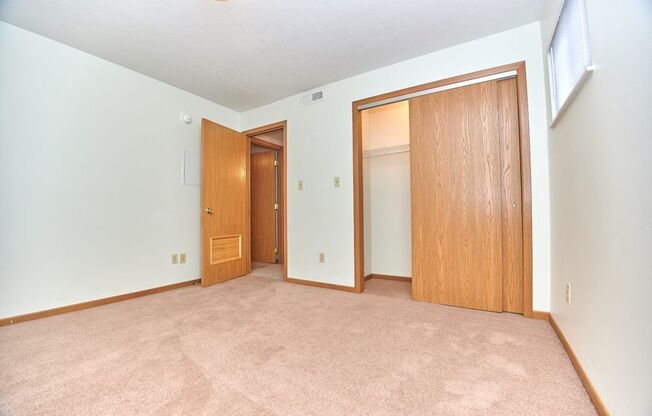 2 beds, 1 bath, 750 sqft, $975, Unit 1217-07