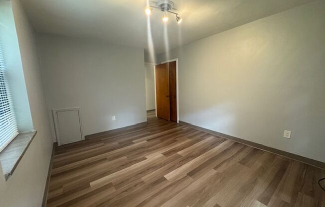 3 beds, 1 bath, 1,000 sqft, $1,649, Unit 6230 Fifth Ave. #224E