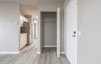 2 beds, 1 bath, 800 sqft, $1,199, Unit 106 - 213