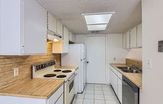 2 Bedroom Condo in West Lake Hills- Eanes ISD