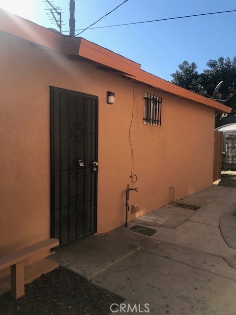 524 W 81 ST