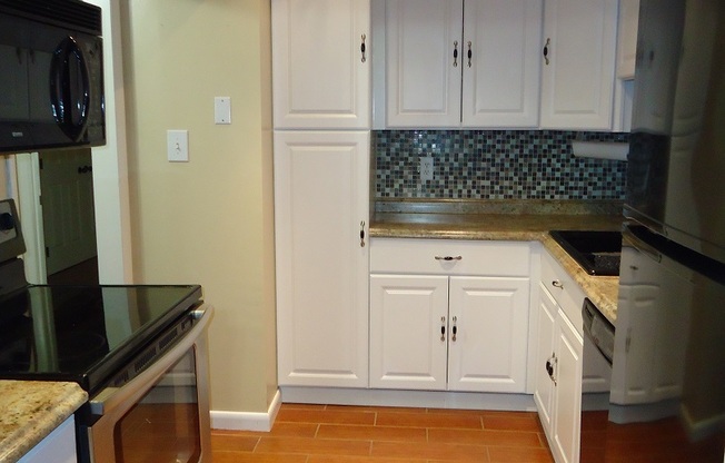 110 Manhattan Court - Bev Roberts Rentals & Property Management