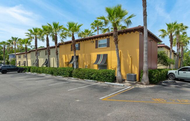 Renovated Condo in Downtown's coveted Delaney Park.