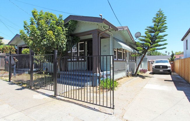 1916 - 1920 Crosby Ave.