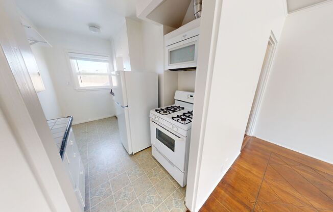 2 beds, 1 bath, $2,750, Unit 1021 Park Place