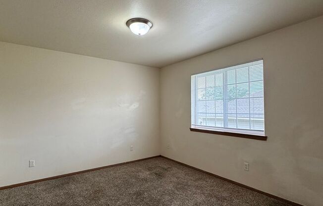 2 beds, 1 bath, $1,198, Unit 115