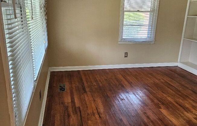 Charming 3 Bedroom, 2 Bath Home in a Quiet Neighborhood