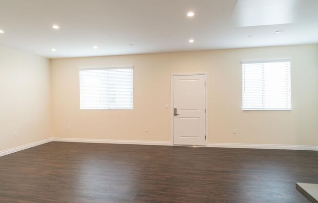 2 beds, 2 baths, 895 sqft, $2,715, Unit 207