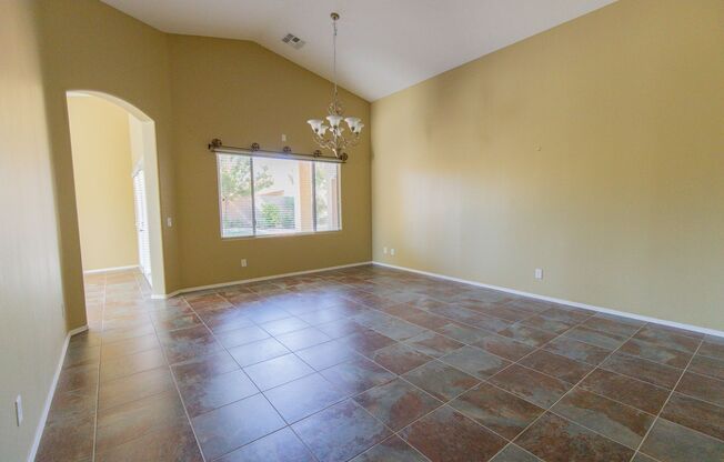 Beautiful 4 bed 2 bath home in Chandler!