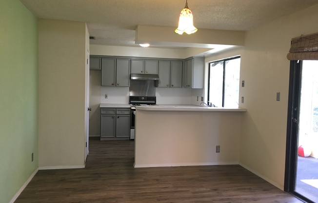 3 beds, 2 baths, $1,895