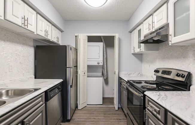 Studio, 1 bath, 450 sqft, $1,146, Unit 823