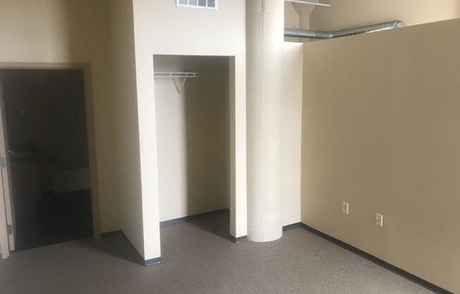 1 bed, 1 bath, 650 sqft, $1,405, Unit 303