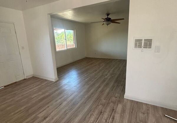 1832 SKYLINE DR