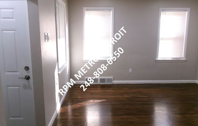 3 beds, 1 bath, $1,300, Unit (NO)