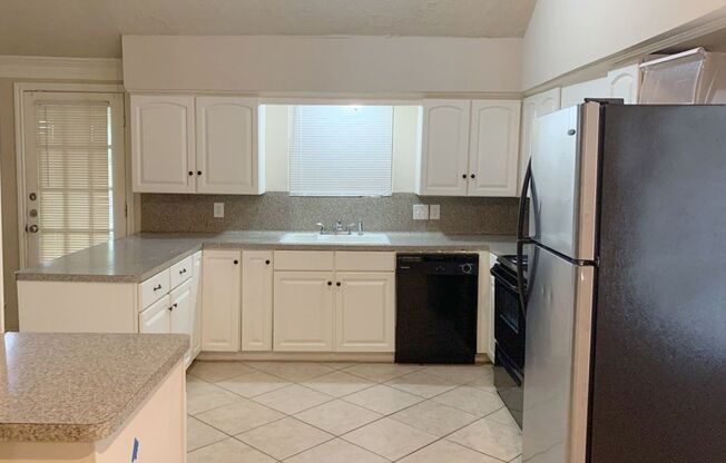 3 beds, 2 baths, $1,650