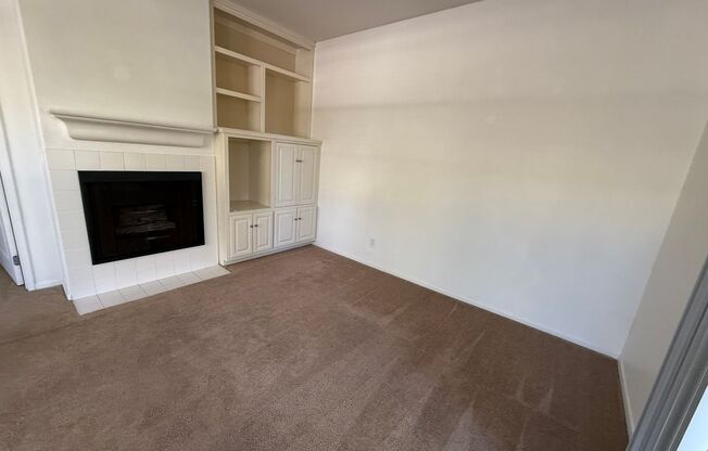 1BR/1BA Condo w/ ASSIGNED PARKING for rent near Del Mar AVAILABLE NOW!