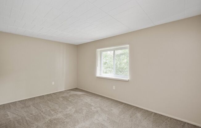 2 beds, 1 bath, 900 sqft, $1,049, Unit 108 D