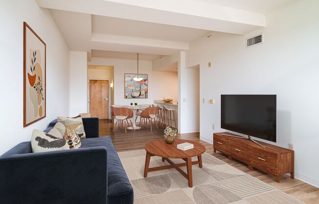 2 beds, 1 bath, 956 sqft, $2,095, Unit 0901