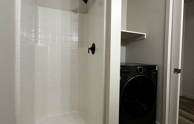 Studio, 1 bath, 275 sqft, $1,155, Unit 005