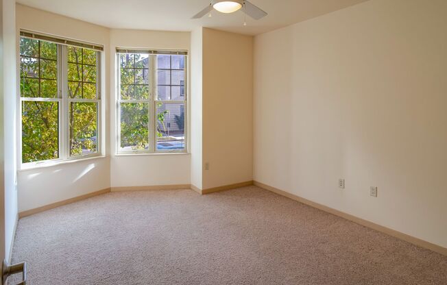 1 bed, 1 bath, 672 sqft, $1,285, Unit 602-113