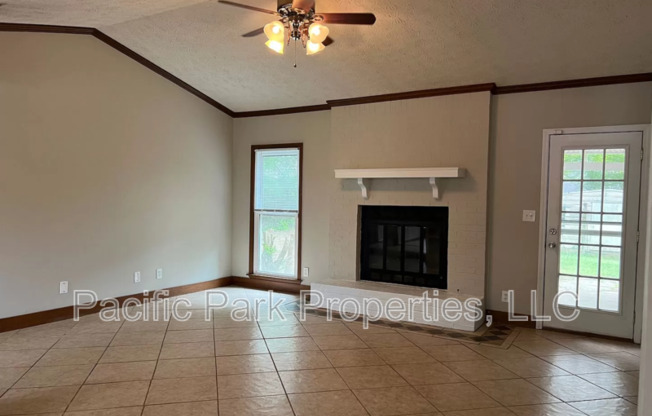 3 beds, 2 baths, 1,499 sqft, $1,495