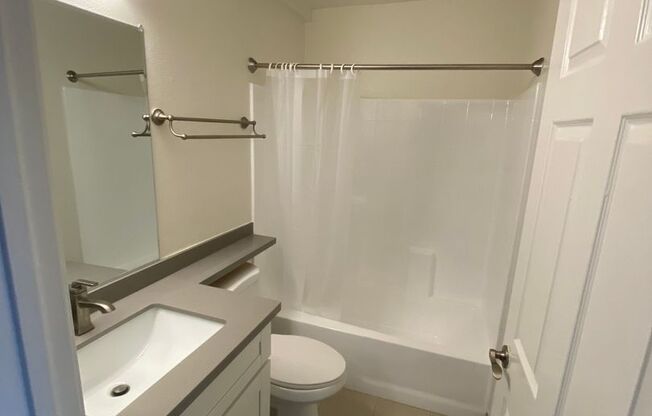 1 bed, 1 bath, 700 sqft, $1,995