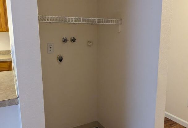 2 beds, 1 bath, 750 sqft, $1,425, Unit 26