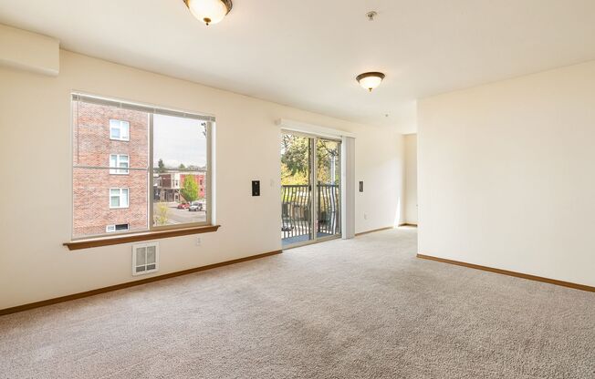 Studio, 1 bath, 571 sqft, $1,550, Unit 308