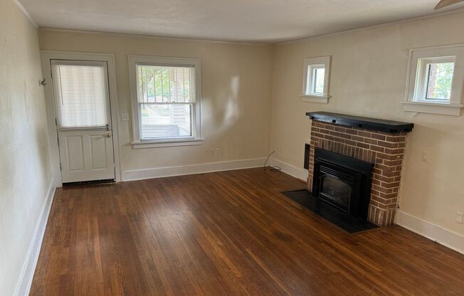 3 beds, 1 bath, $2,100