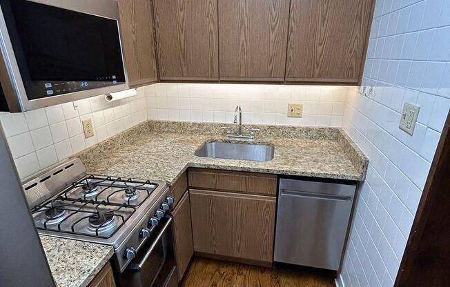 1 bed, 1 bath, 525 sqft, $1,645, Unit 225-G3