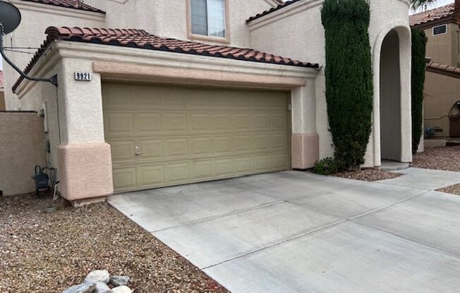 A Fabulous 4 Bedroom House in Peccole Ranch