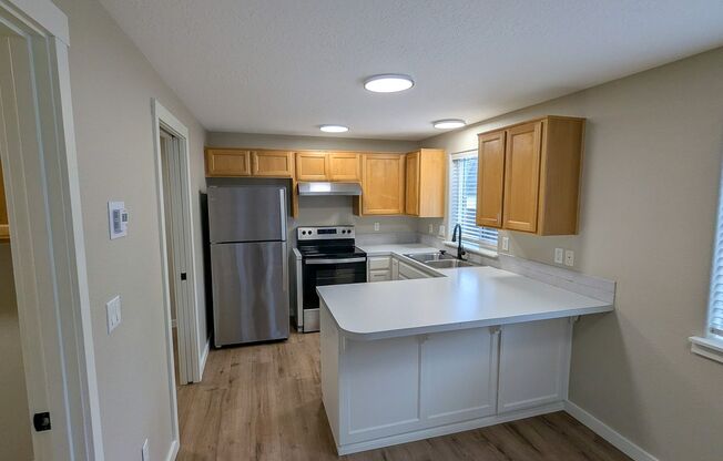 RENT SPECIAL: FREE First Full Month's Rent With One Year Lease! ~ Golden 1497